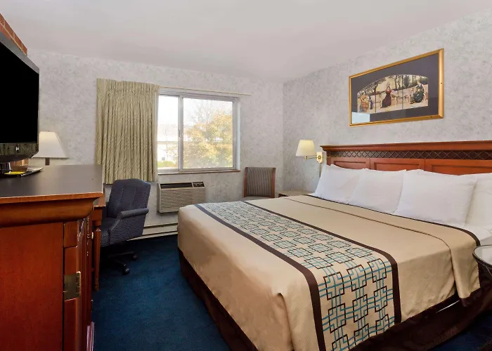 Days By Wyndham I-90 Walking Distance To Casino * Rockford
