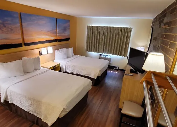Days By Wyndham I-90 Walking Distance To Casino