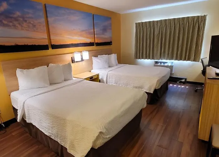 Days By Wyndham I-90 Walking Distance To Casino Rockford