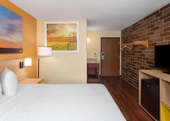 Hotel Days By Wyndham I-90 Walking Distance To Casino *
