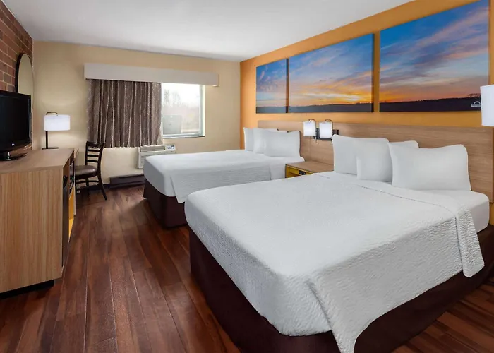 Days By Wyndham I-90 Walking Distance To Casino Rockford