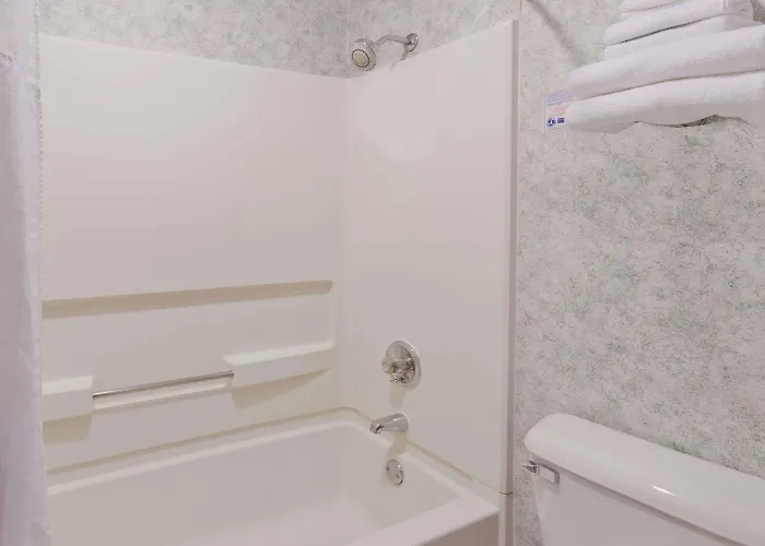 Hotel Days By Wyndham I-90 Walking Distance To Casino