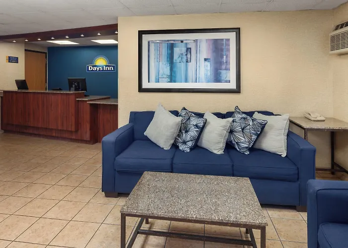 Days By Wyndham I-90 Walking Distance To Casino Rockford