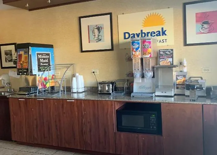 Days By Wyndham I-90 Walking Distance To Casino Rockford