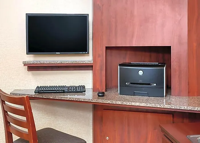 Days By Wyndham I-90 Walking Distance To Casino *