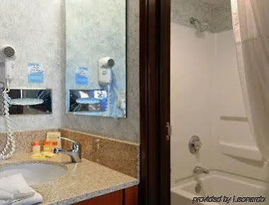 Days By Wyndham I-90 Walking Distance To Casino Hotel *