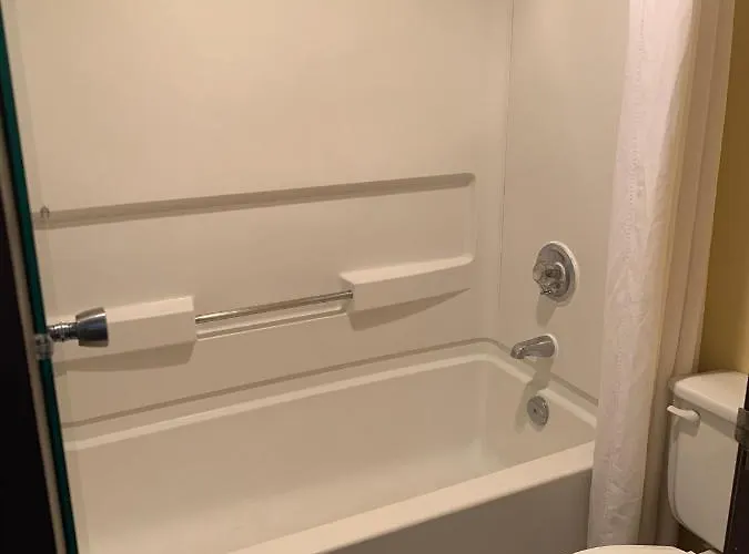 Hotel Days By Wyndham I-90 Walking Distance To Casino